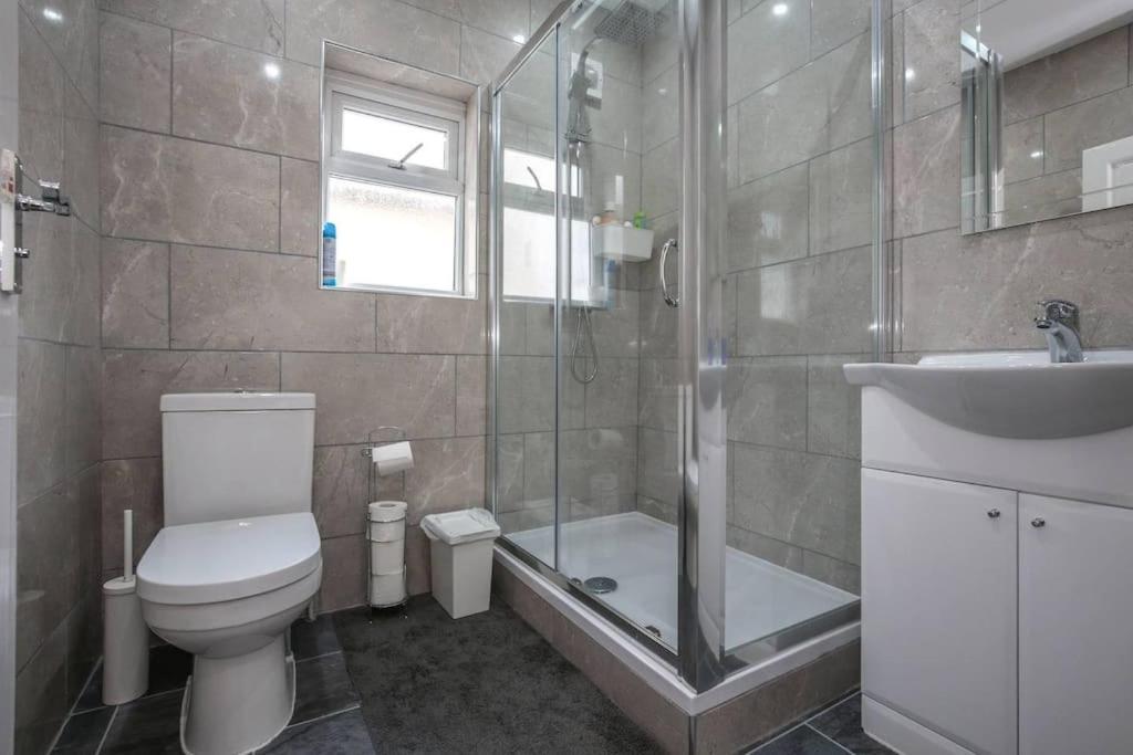 Large Modern Apartment With Garden Sleeps 10 Guests Лондон Екстериор снимка
